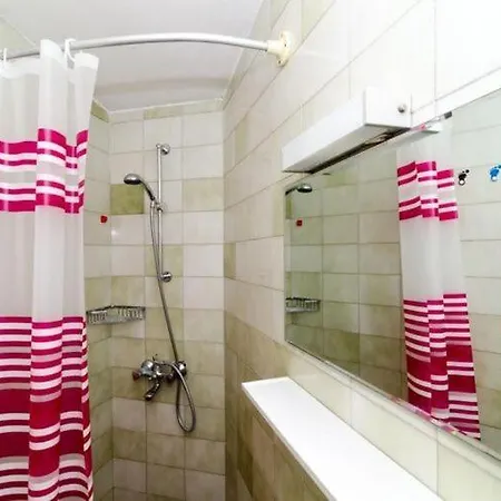 Paula - With Terrace And Sea View Apartmán